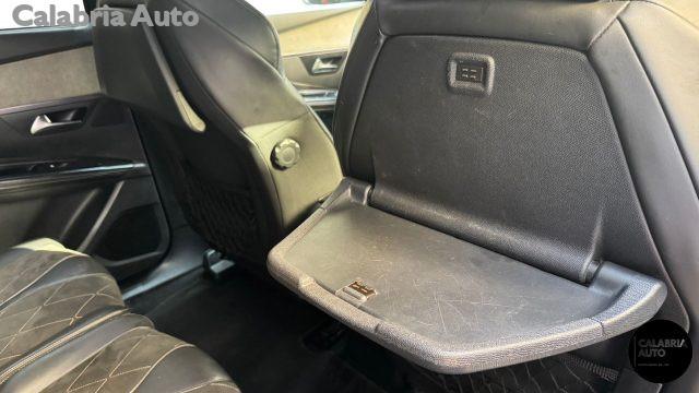 PEUGEOT 5008 BlueHDi 180 S&S EAT8 GT