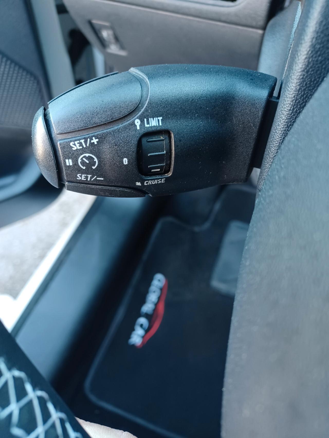 Peugeot 208 BlueHDi 5 porte ANNO 2021