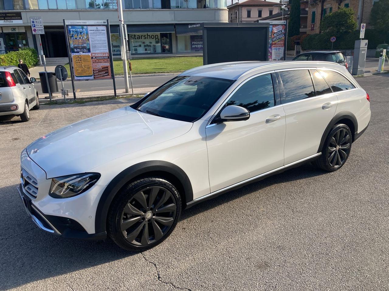 Mercedes-Benz E 220 E-Class E #6086