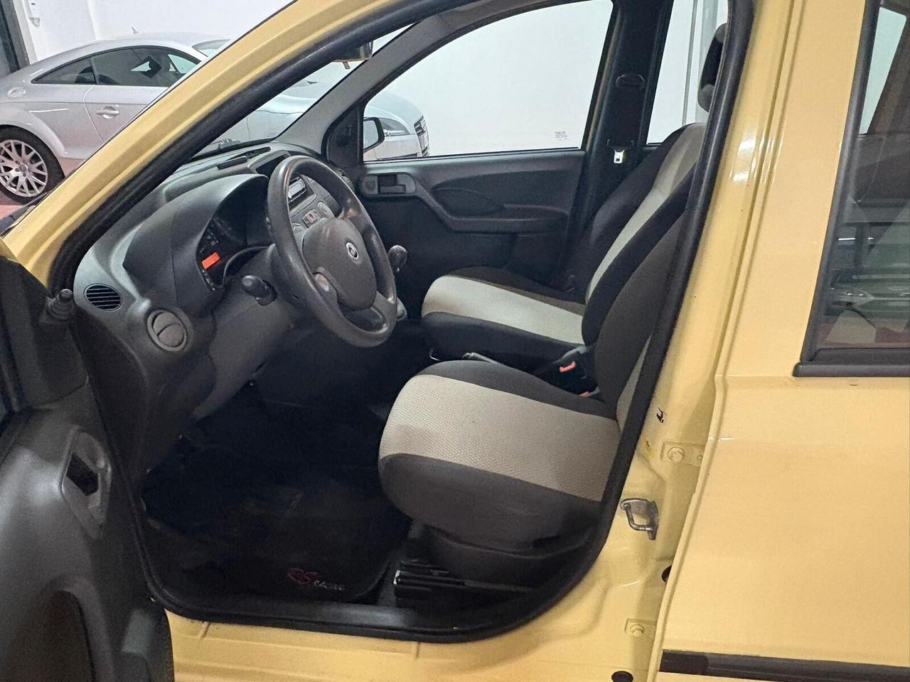 FIAT PANDA benzina 1.1 .CV 54 Km 111.117 Certificati PER NEOPATENTATI