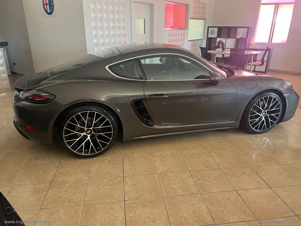 PORSCHE 718 Cayman