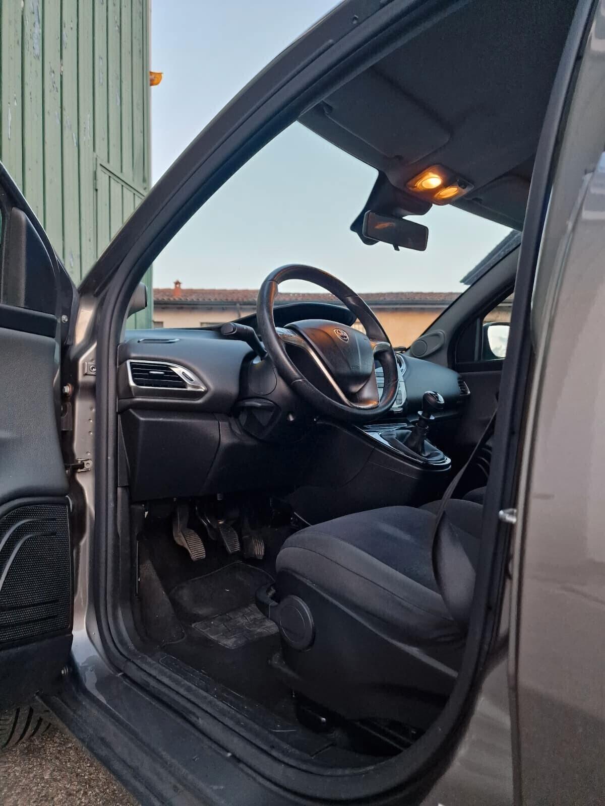 Lancia Ypsilon 1.2 benz 69 CV