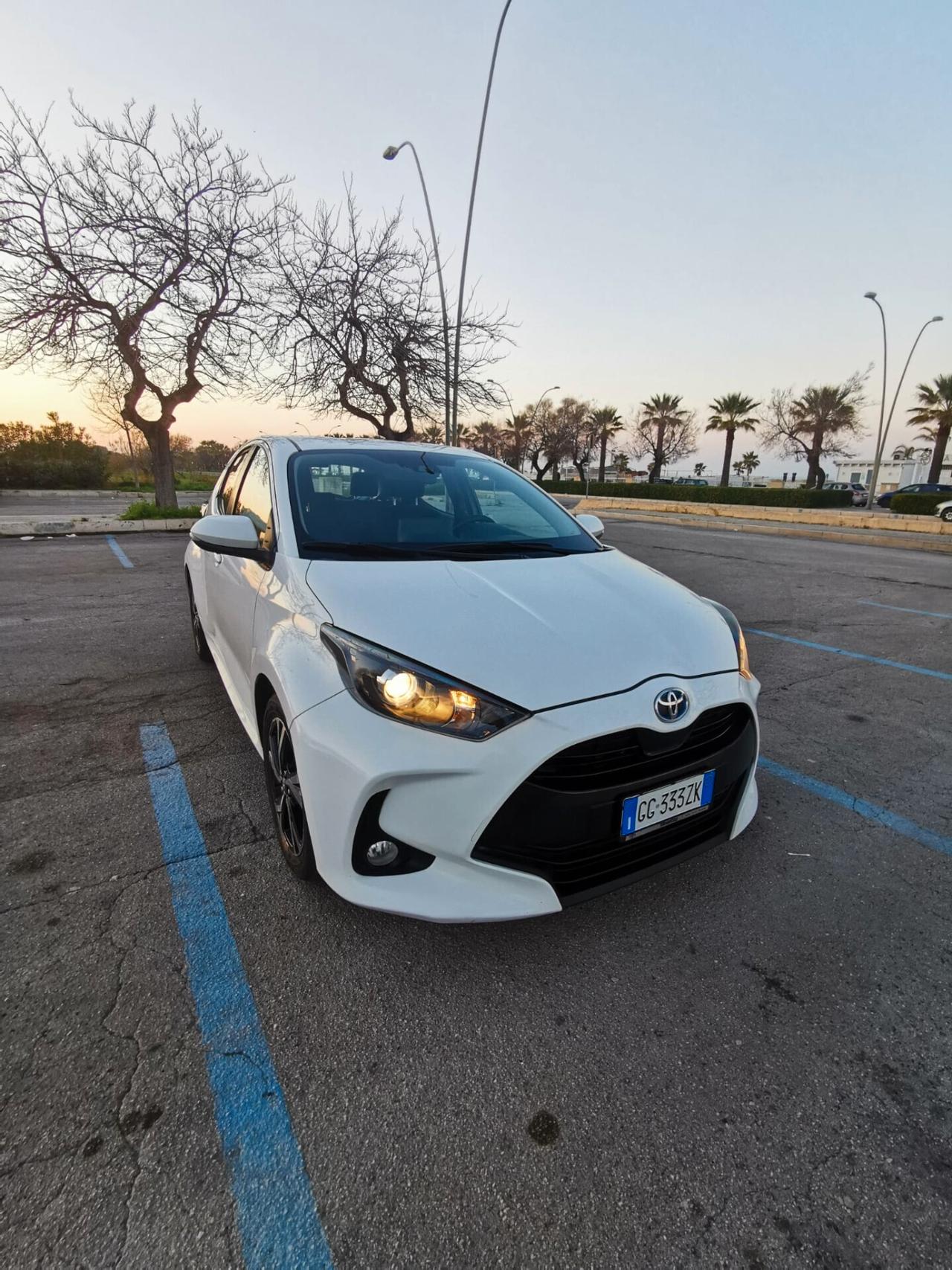 Toyota Yaris 1.5 Hybrid 5 porte Lounge