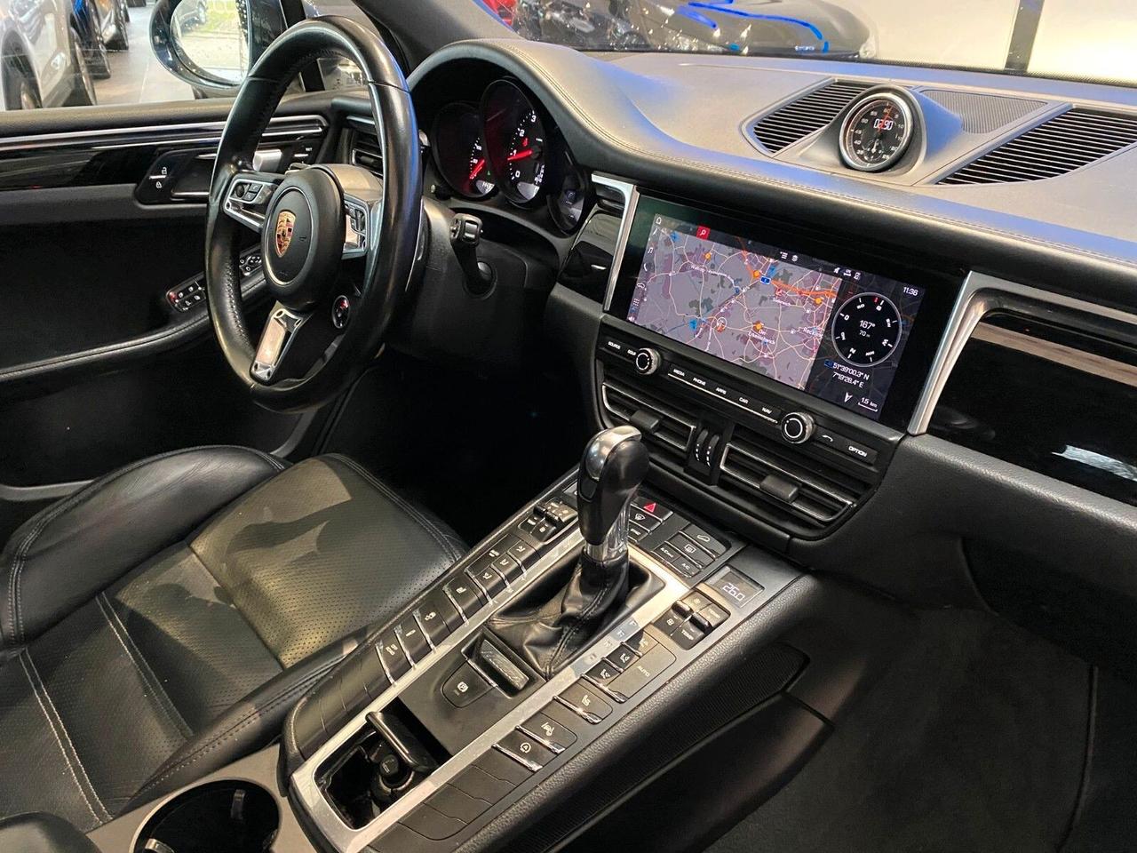 Porsche Macan 2.0 Sport Design*Sedili a 18 regolazioni*