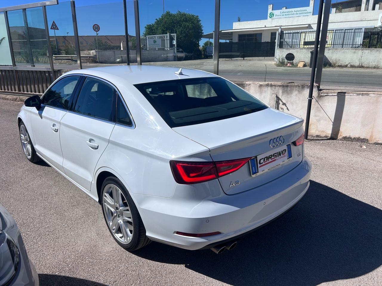 Audi A3 Sedan 2.0 TDI clean diesel Ambition