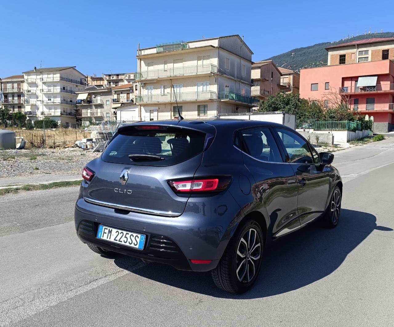 Renault Clio dCi 8V 75 CV Start&Stop 5 porte Energy Intens