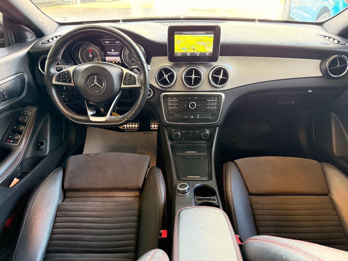 MERCEDES - Classe CLA 200 d Premium Dark Night auto