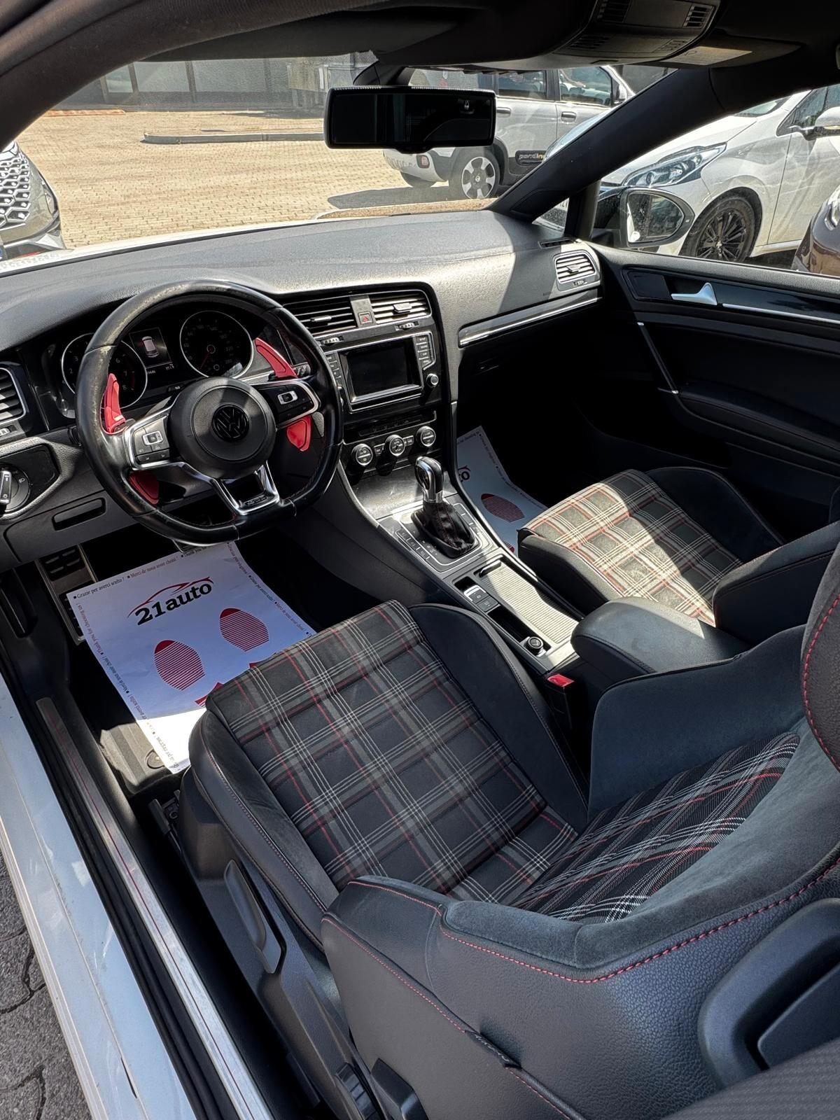 Volkswagen Golf GTI Performance 2.0 TSI DSG 3p. BlueMotion Technology