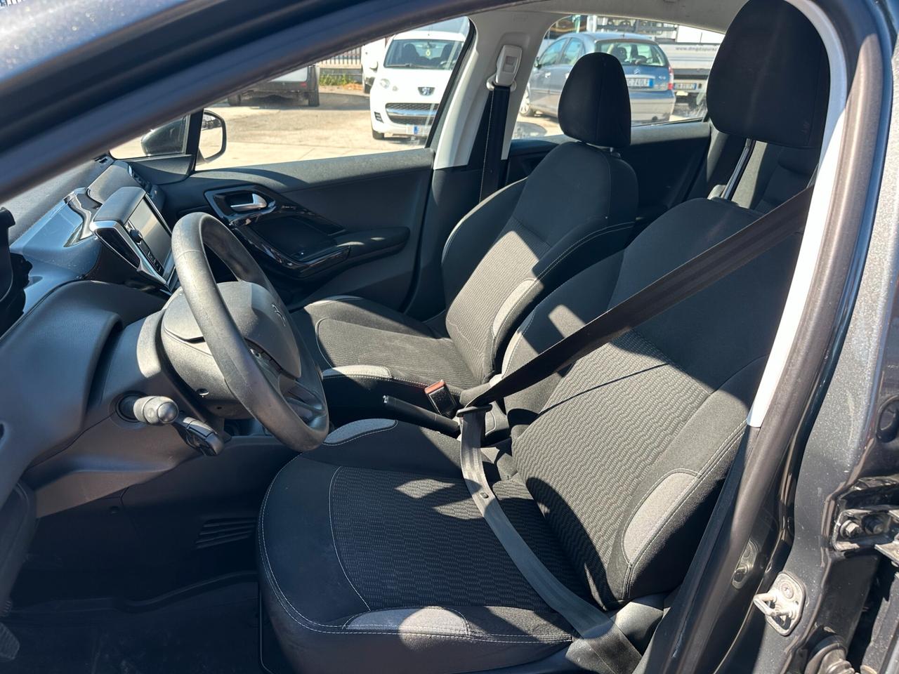 Peugeot 208 1.6 75Cv
