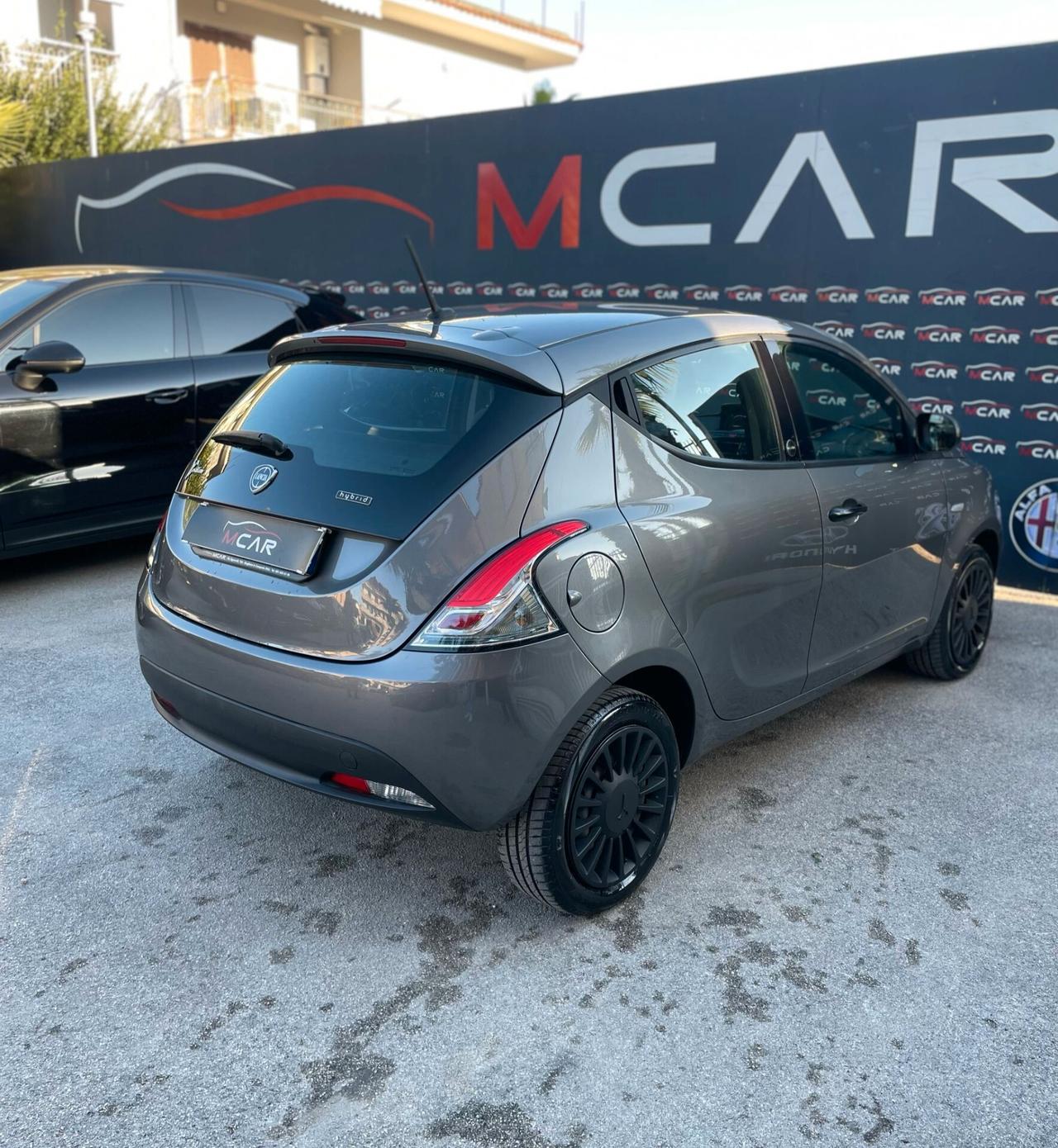 Lancia Ypsilon 1.0 FireFly 5 porte S&S Hybrid Ecochic Gold