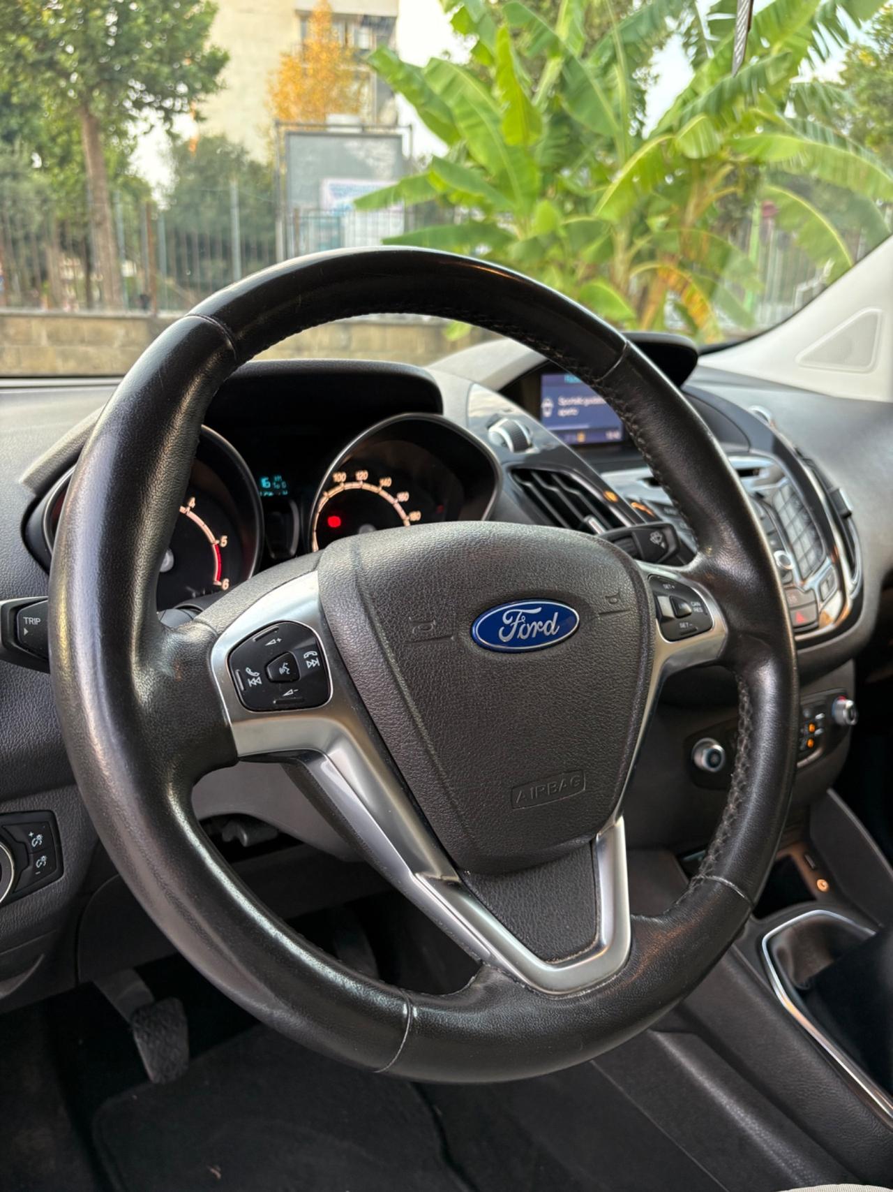 Ford Tourneo Courier 1.5 TDCI 75 CV 5 posti