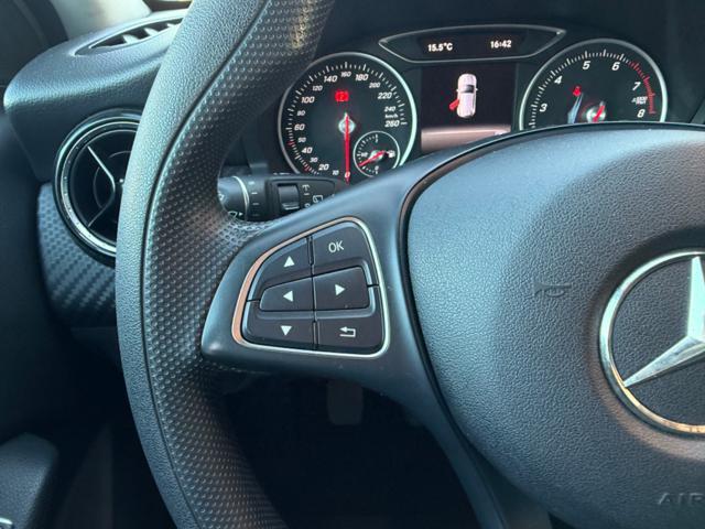 MERCEDES-BENZ GLA 180 PACK NIGHT+NAVI+FULL LED+R.CAM+PORT.ELETTRICO