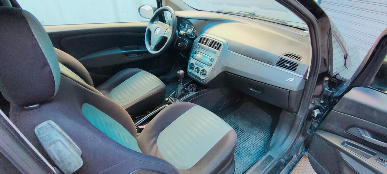 Fiat Grande Punto 1.4 GPL 3 porte .4 gomme nuove