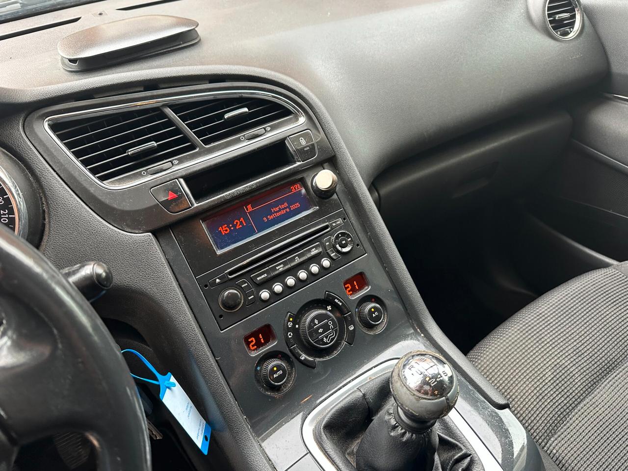 Peugeot 5008 1.6 HDi 110CV (12 RATE)