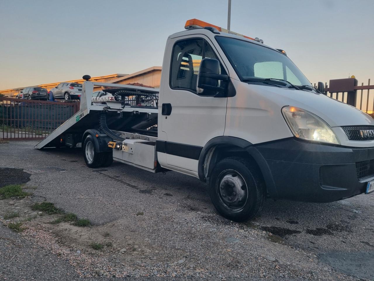 Iveco daily carroattrezzi