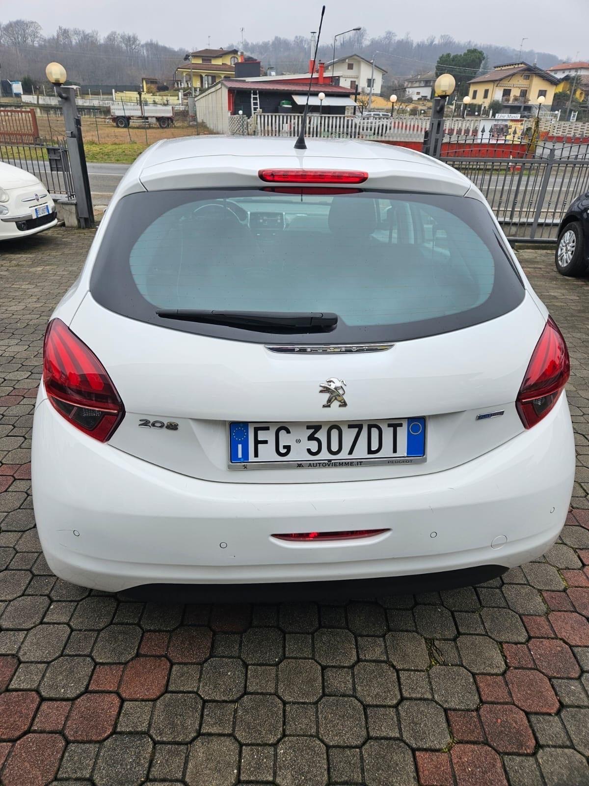 Peugeot 208 PureTech 82 5 porte Allure