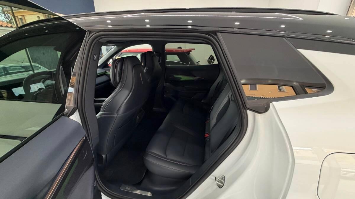 Lynk and Co 08 Lynk & co 1.5 phev Core auto