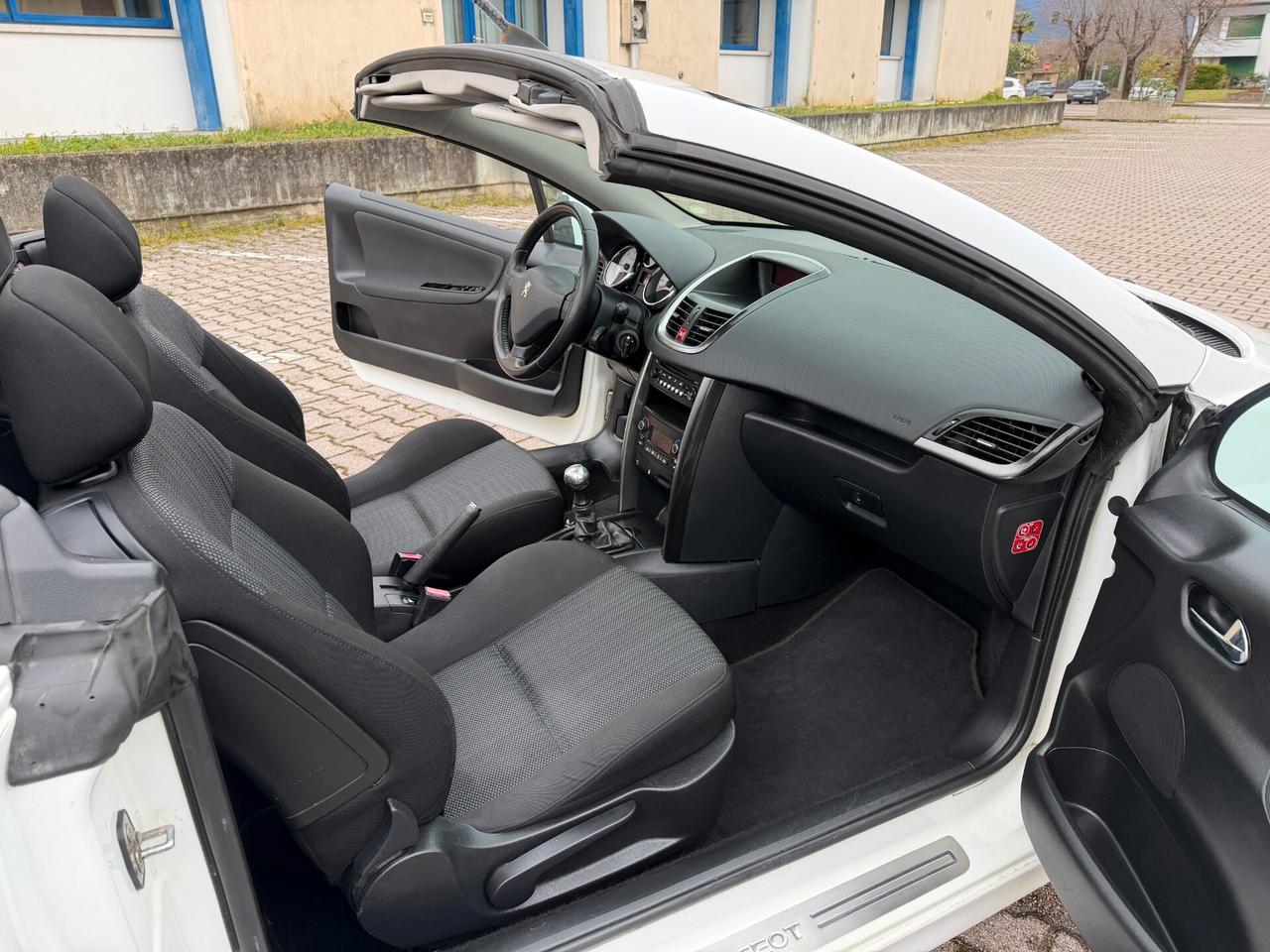 Peugeot 207cc 1.6 HDi Cabrio OK Neopatentati
