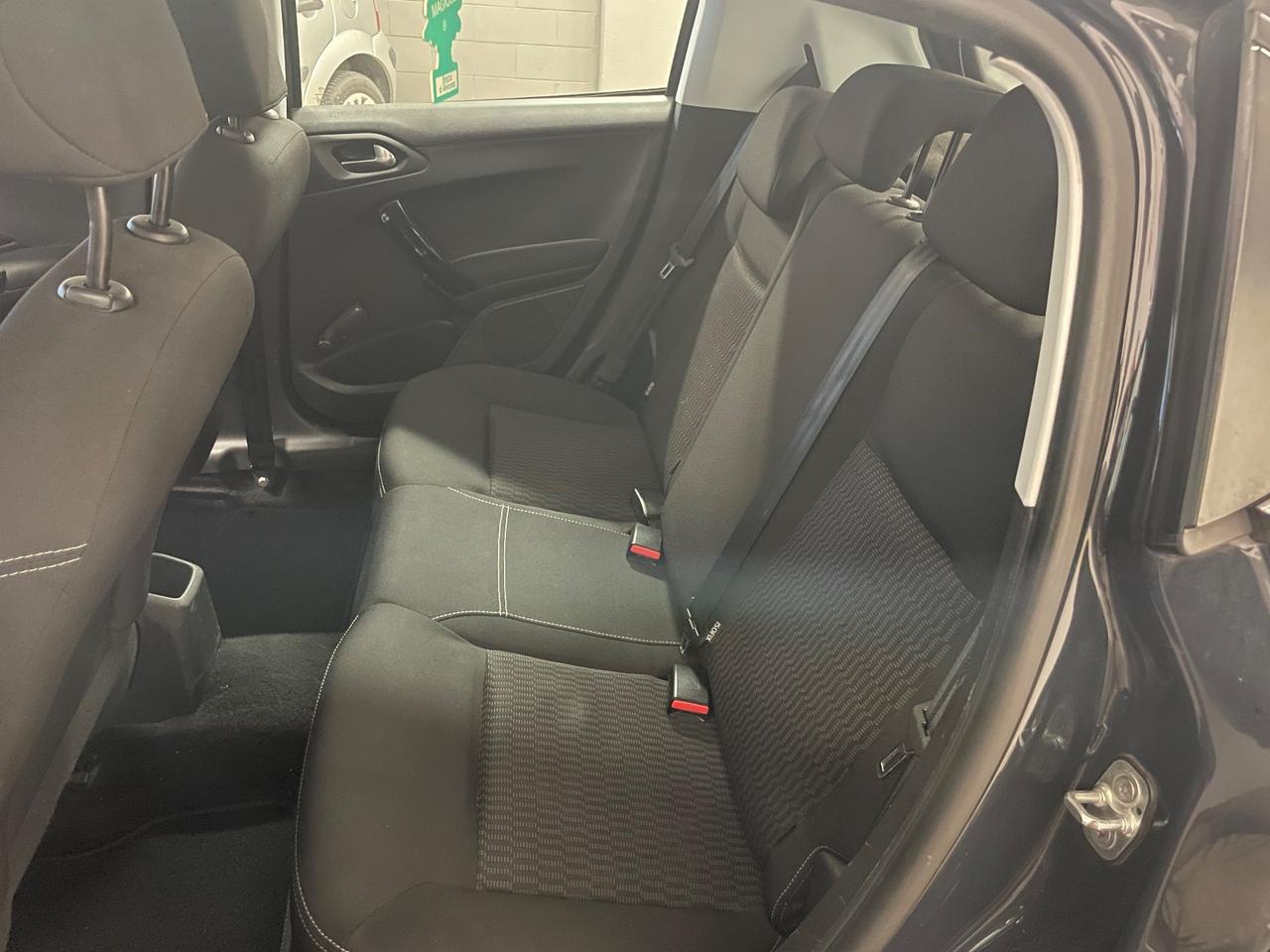 Peugeot 208 BlueHDi 100 5 porte Allure