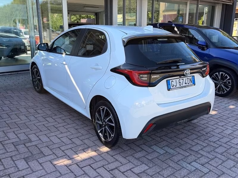 Toyota Yaris Hybrid Trend MY22