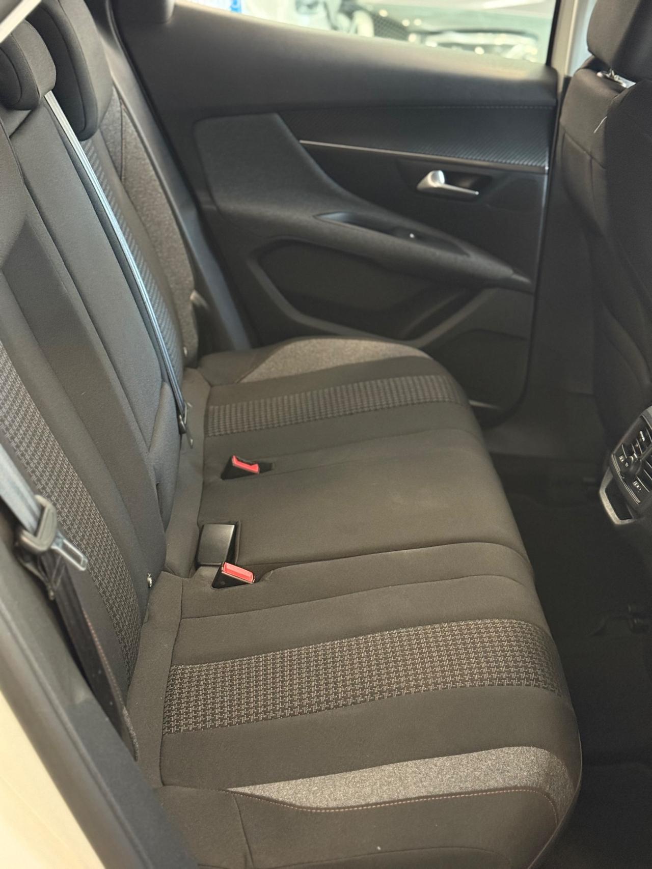 Peugeot 3008 BlueHDi 130 S&S Allure