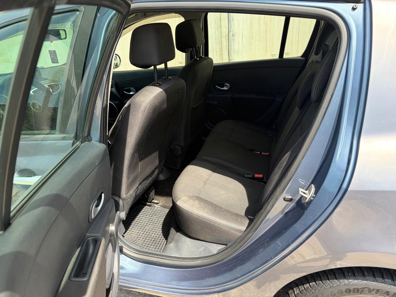 Renault Clio 1.2 16V 5 porte Confort