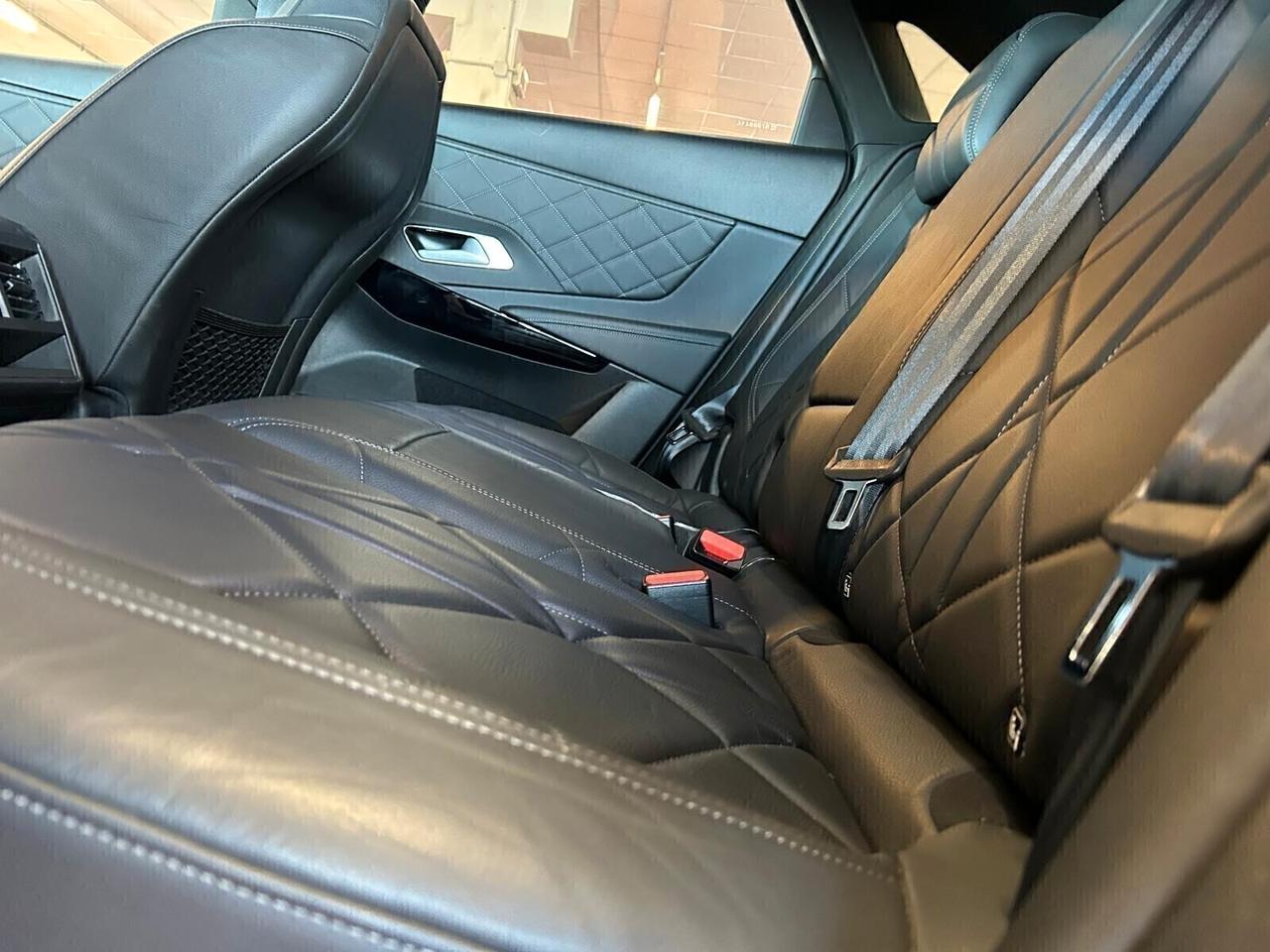 Ds DS 7 Crossback GRAND CHIC BlueHDi 130 aut. RIVOLI SPOTICAR