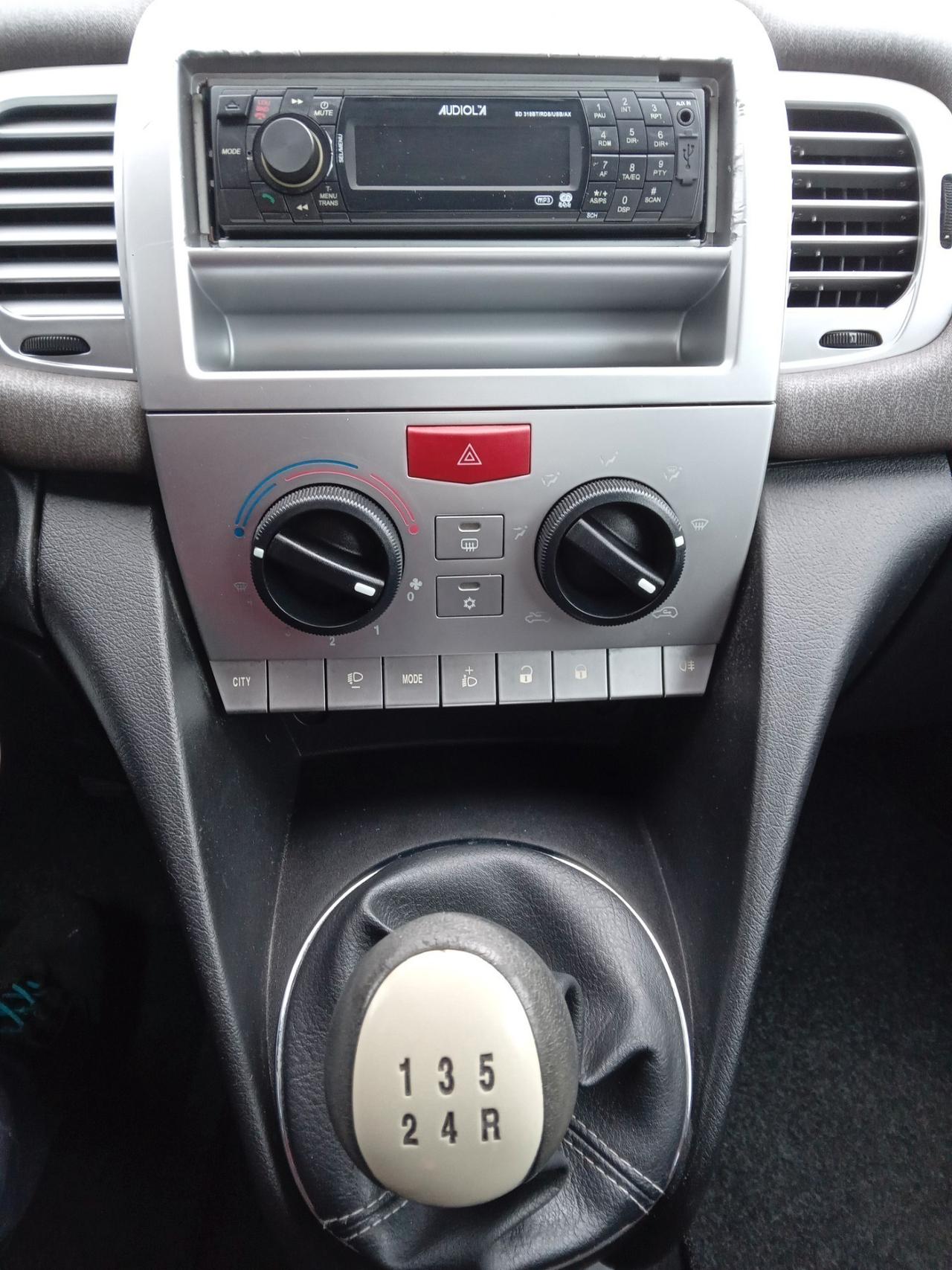 Lancia Ypsilon 1.3 MJT 90 CV Oro