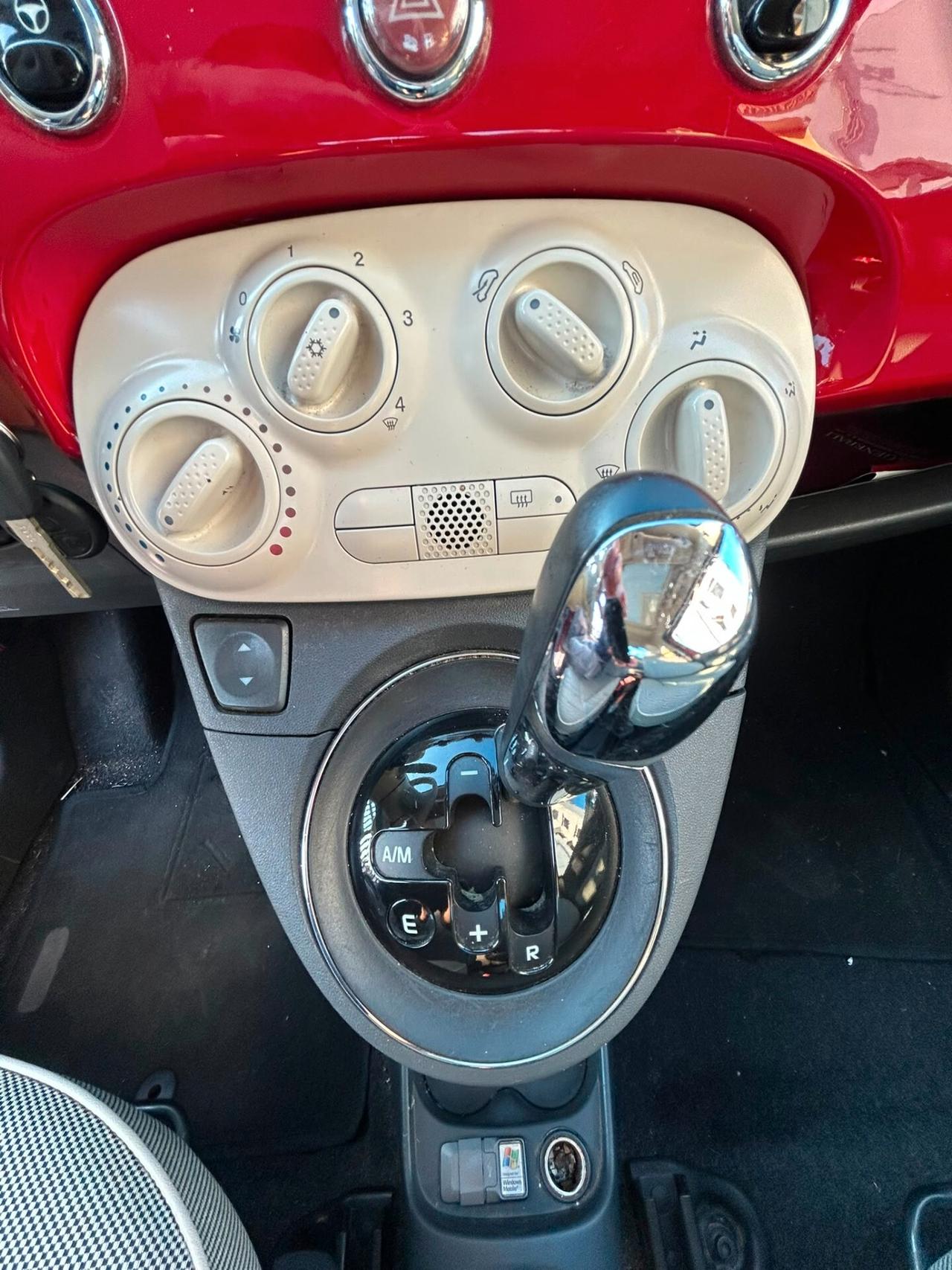 Fiat 500 1.2 Lounge CAMBIO AUTOMATICO ANNO 2010