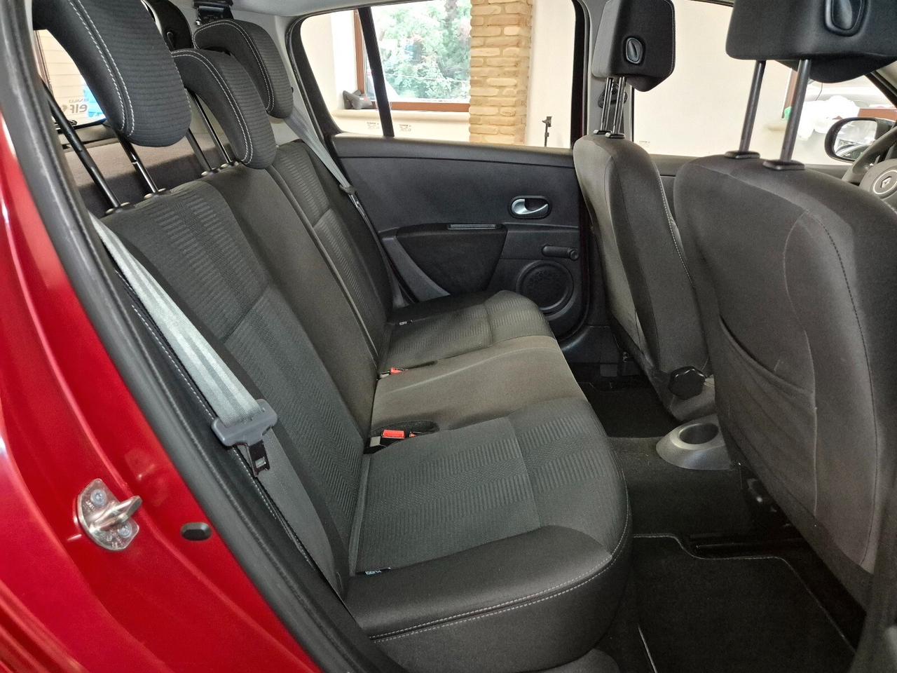 Renault Clio 1.2 16V 5 porte Dynamique