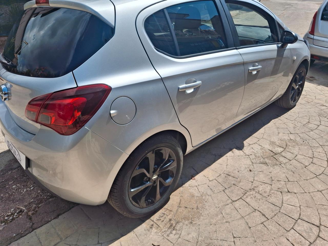 Opel Corsa 1.2 5 porte n-Joy con imp.gpl b.color
