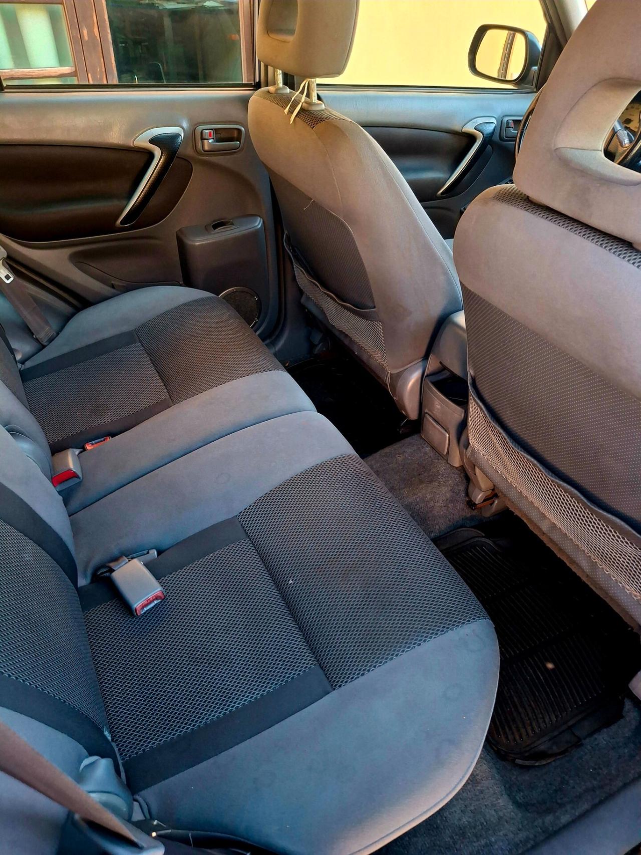 Toyota RAV 4 RAV4 2.0 Tdi D-4D cat 5 porte Sol