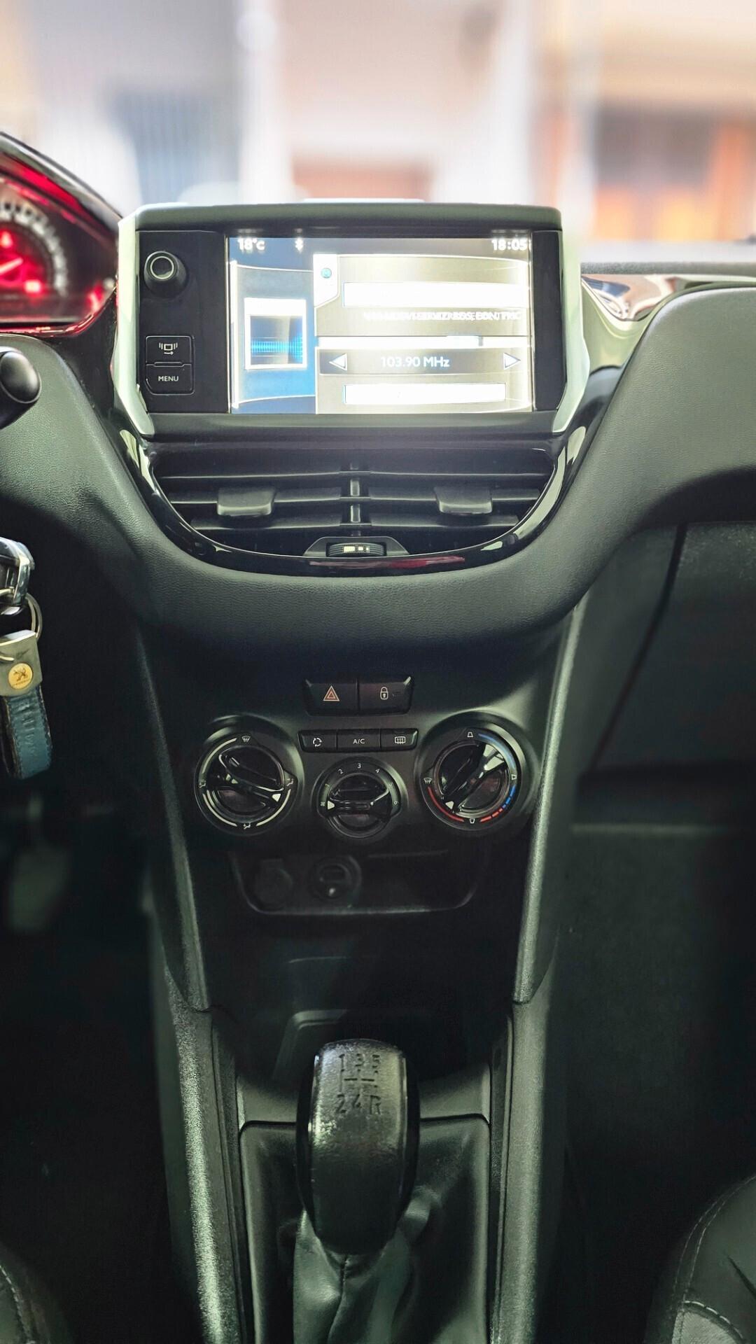 Peugeot 208 1.4 HDi 68 CV 5 porte