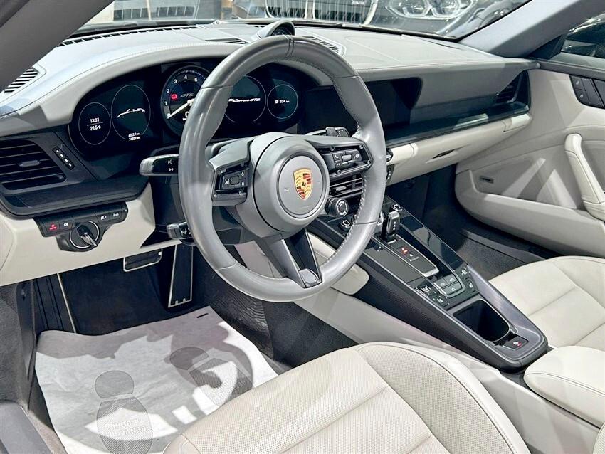 Porsche 911 Carrera 2 GTS Cabriolet