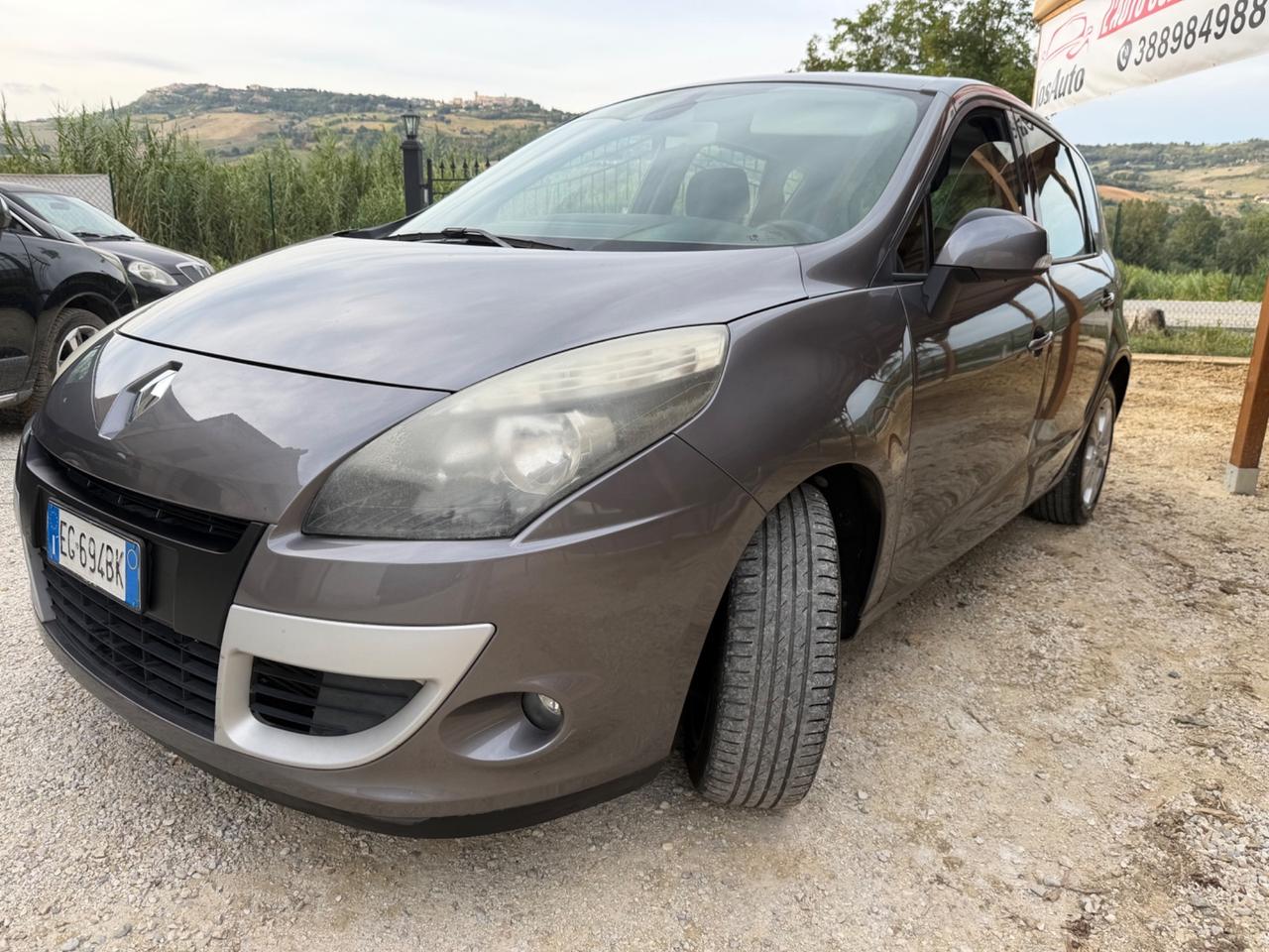 Renault Scenic Scénic X-Mod 1.5 dCi 110CV Luxe