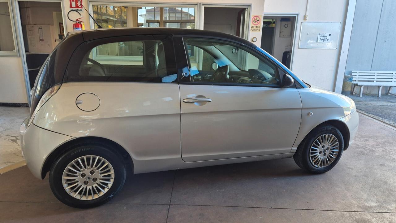 Lancia Ypsilon 1.2 Oro