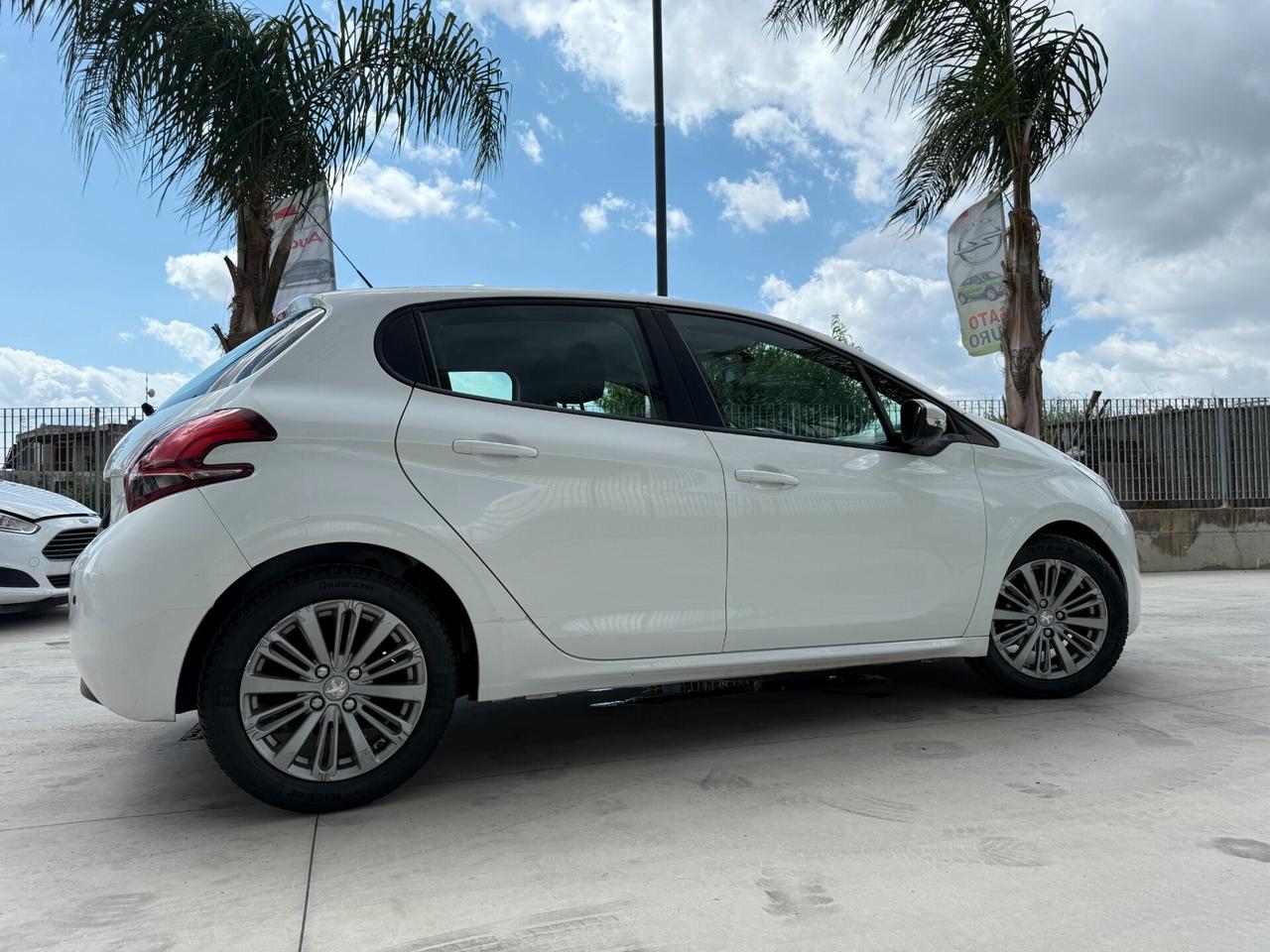 PEUGEOT 208 ANNO 2017 1.6 DIESEL 75 CV