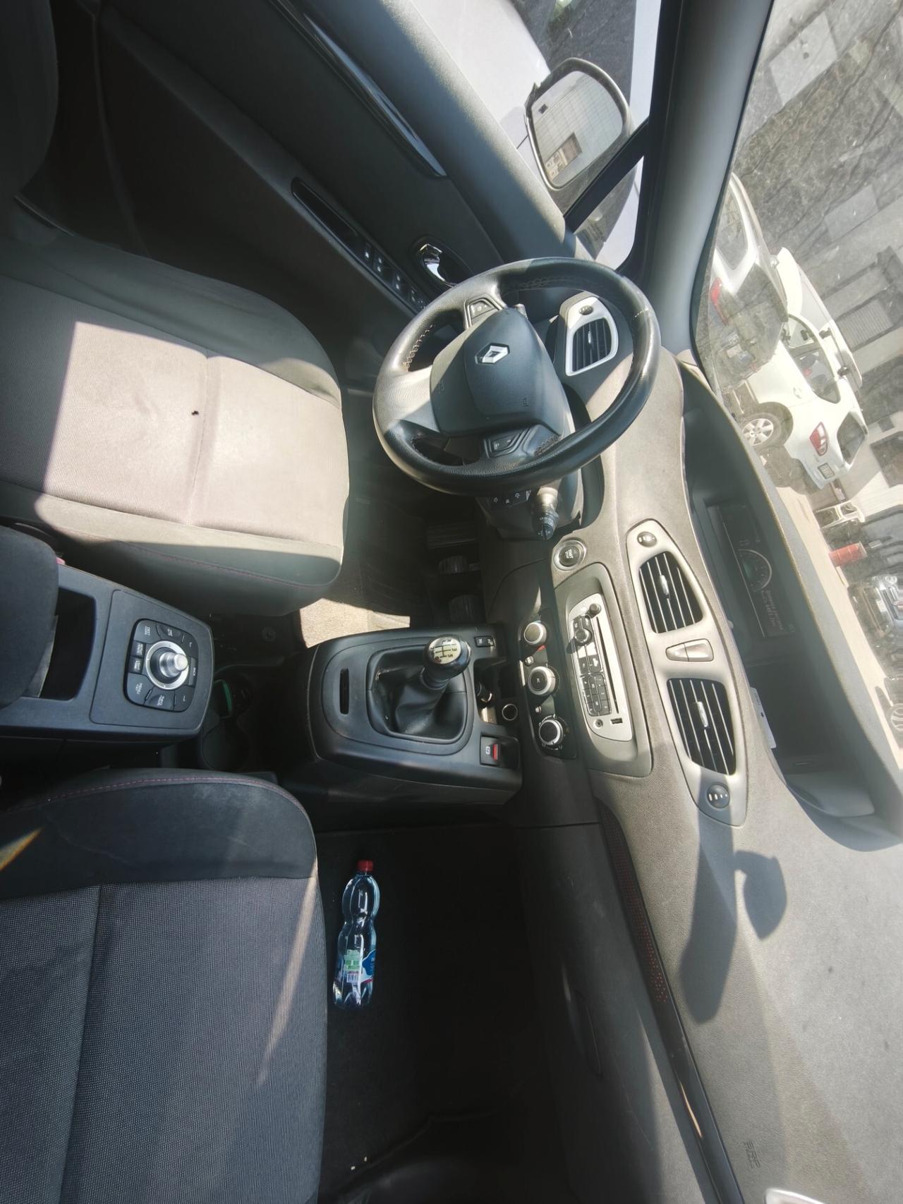 Renault Scenic Scénic XMod 1.5 dCi 110CV problemi al motore Start&Stop Live