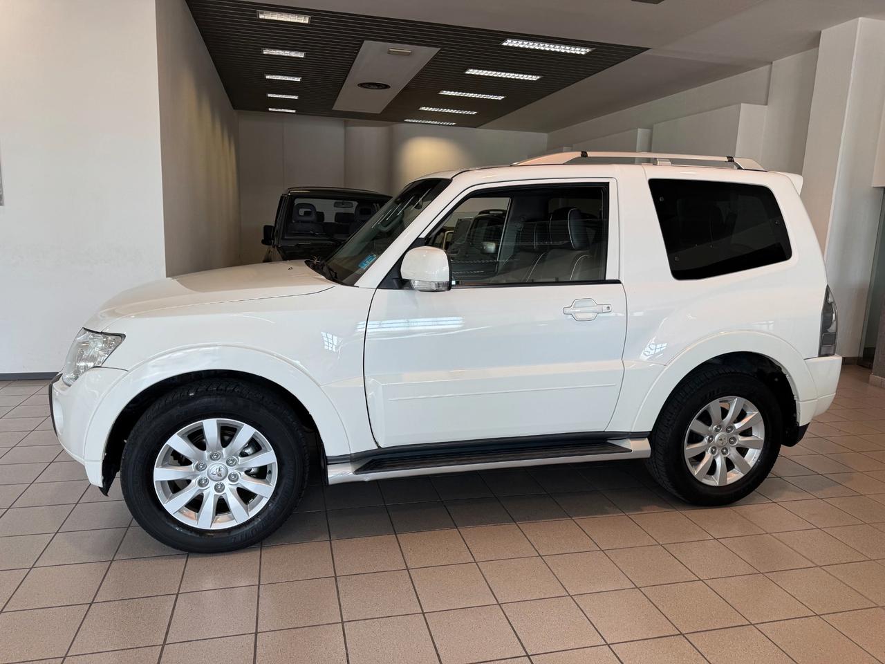 Mitsubishi Pajero 3 Porte Pajero 3.2 cr Intense 200cv 3p