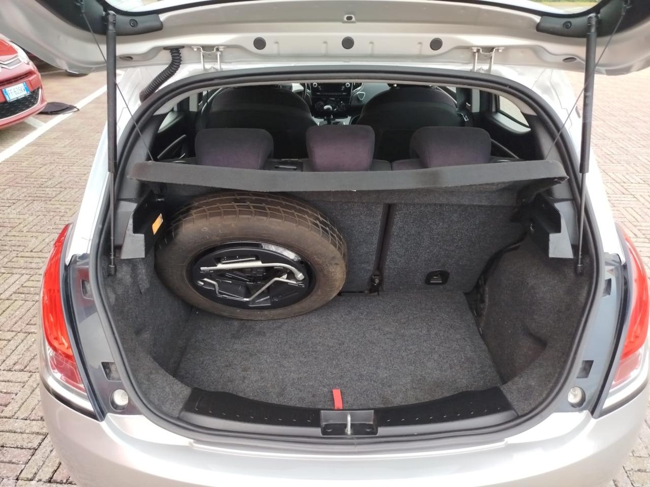 Lancia Ypsilon 1.2 69 CV 5 porte GPL Ecochic Platinum