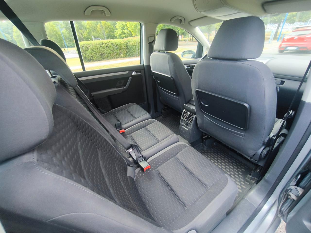 VOLKWAGEN TOURAN 1,9 TDI- 7 POSTI -OK NEOPATENTATI-KM 130000