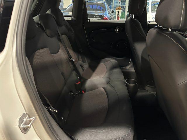 MINI Cooper 1.5 Classic 5 porte Auto -LED-16"-Carplay-Keyless-