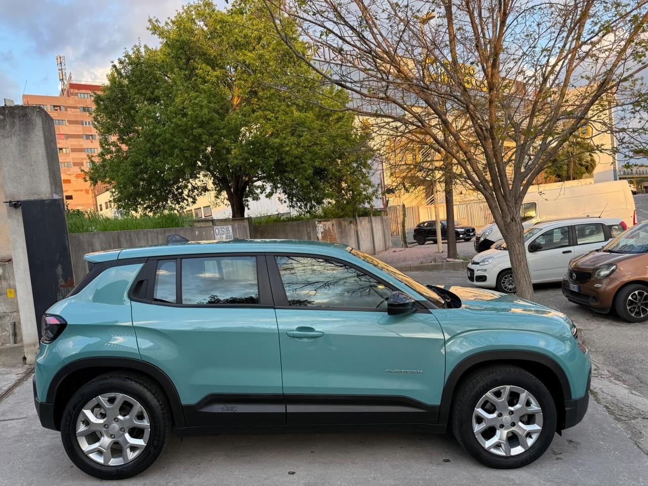 Jeep AVENGER TURBO KM. 35.000 08/2023