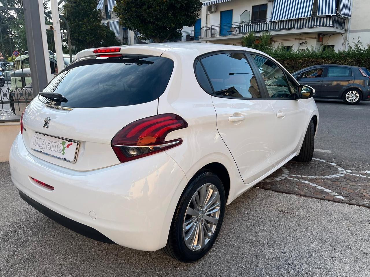 Peugeot 208 BlueHDi 75 5 porte Allure