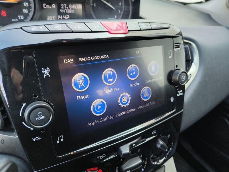 Lancia Ypsilon 0.9 silver hybrid