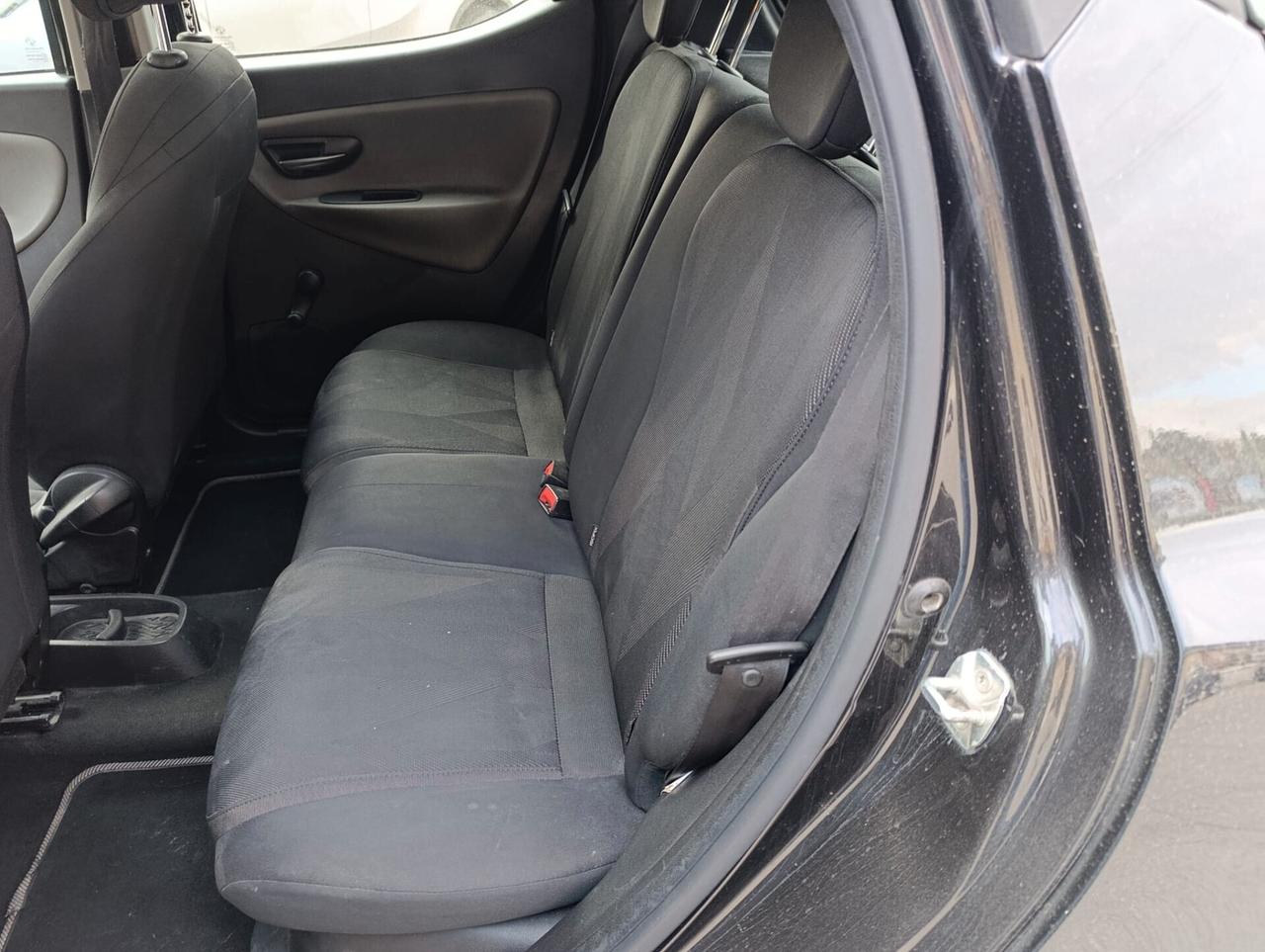 Lancia Ypsilon 1.2 69 CV 5 porte GPL Ecochic Silver