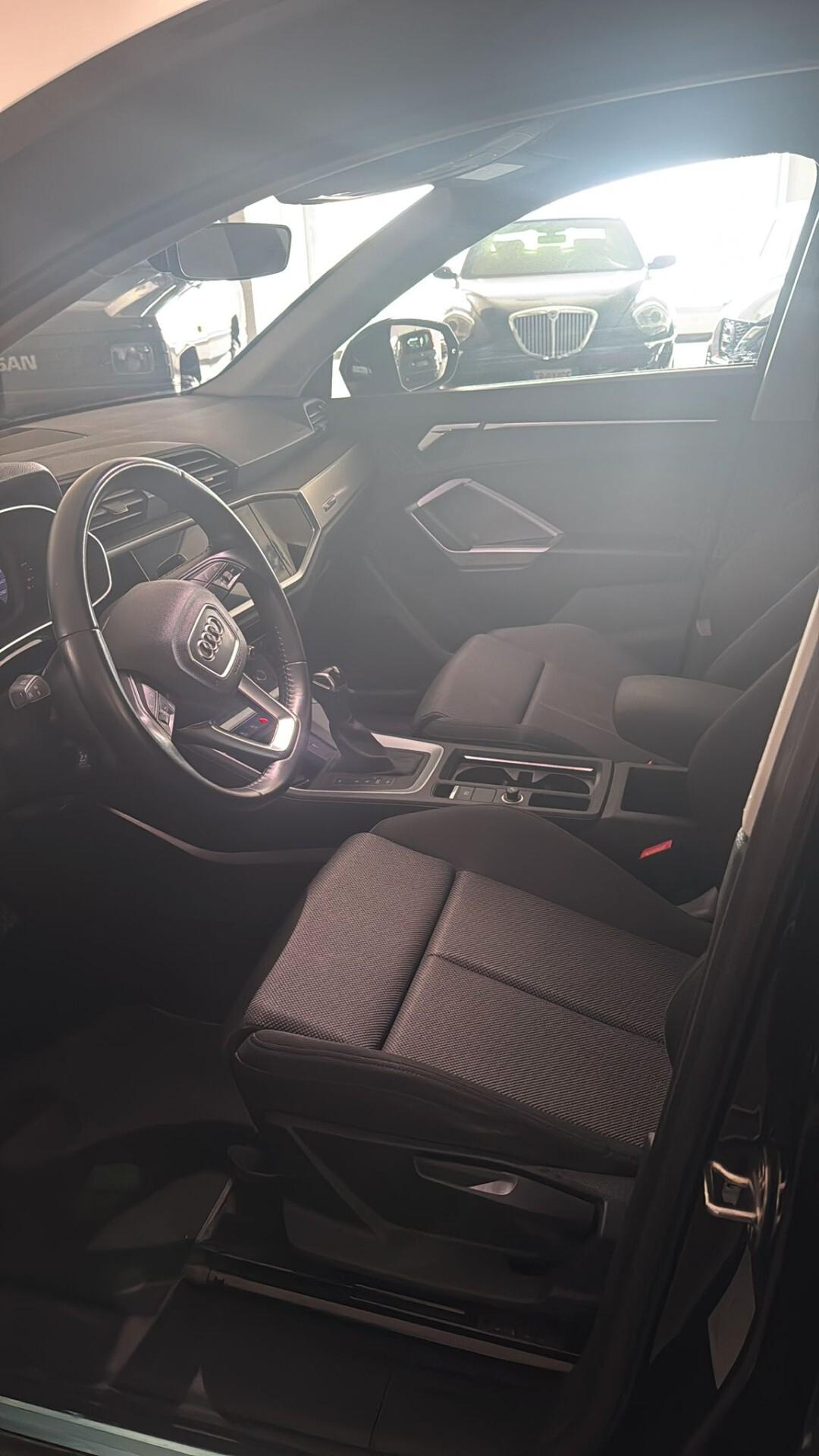 Audi Q3 35 TDI S tronic Business Advanced