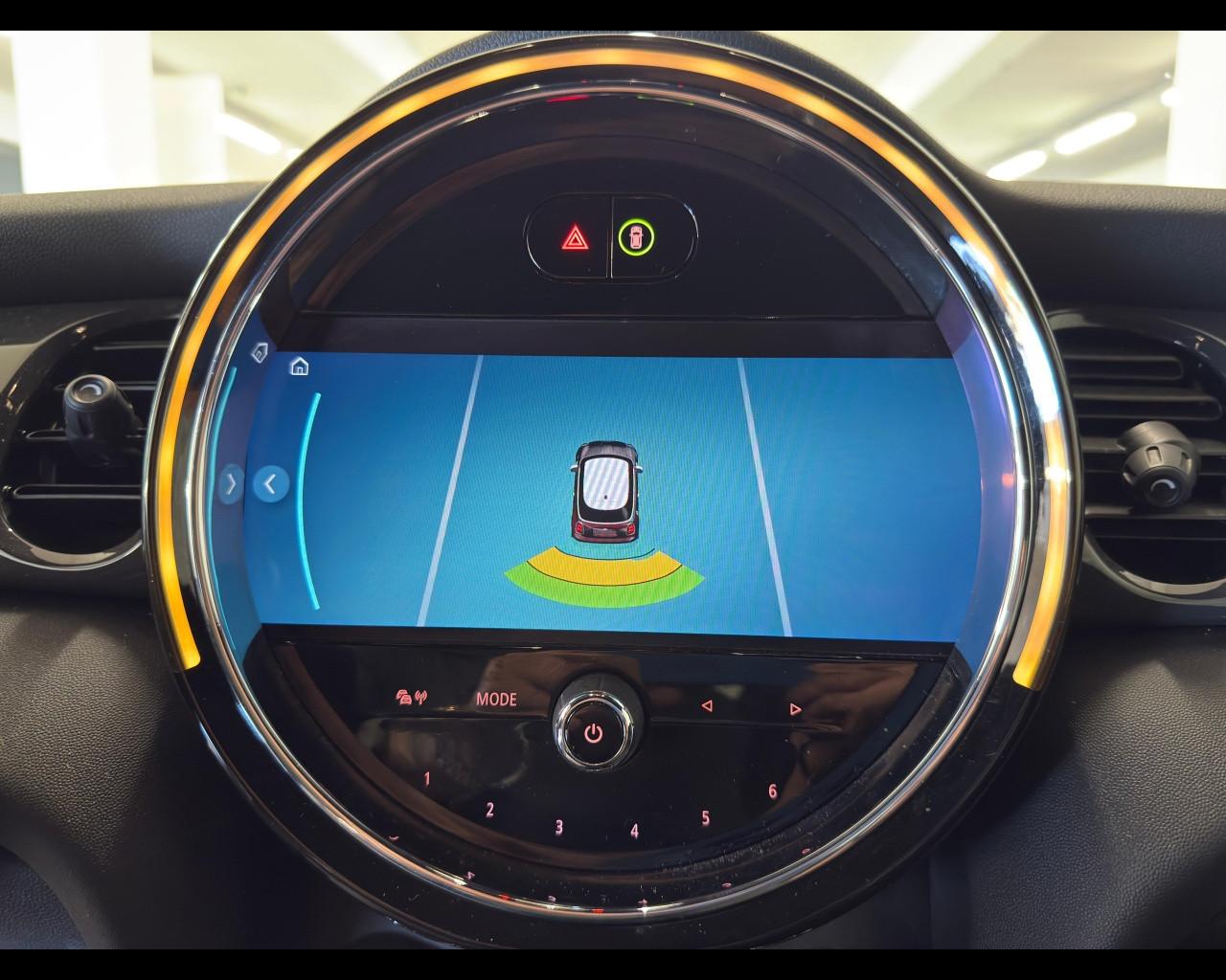 MINI Mini 4ª serie (F56) - Mini 1.5 Cooper Essential