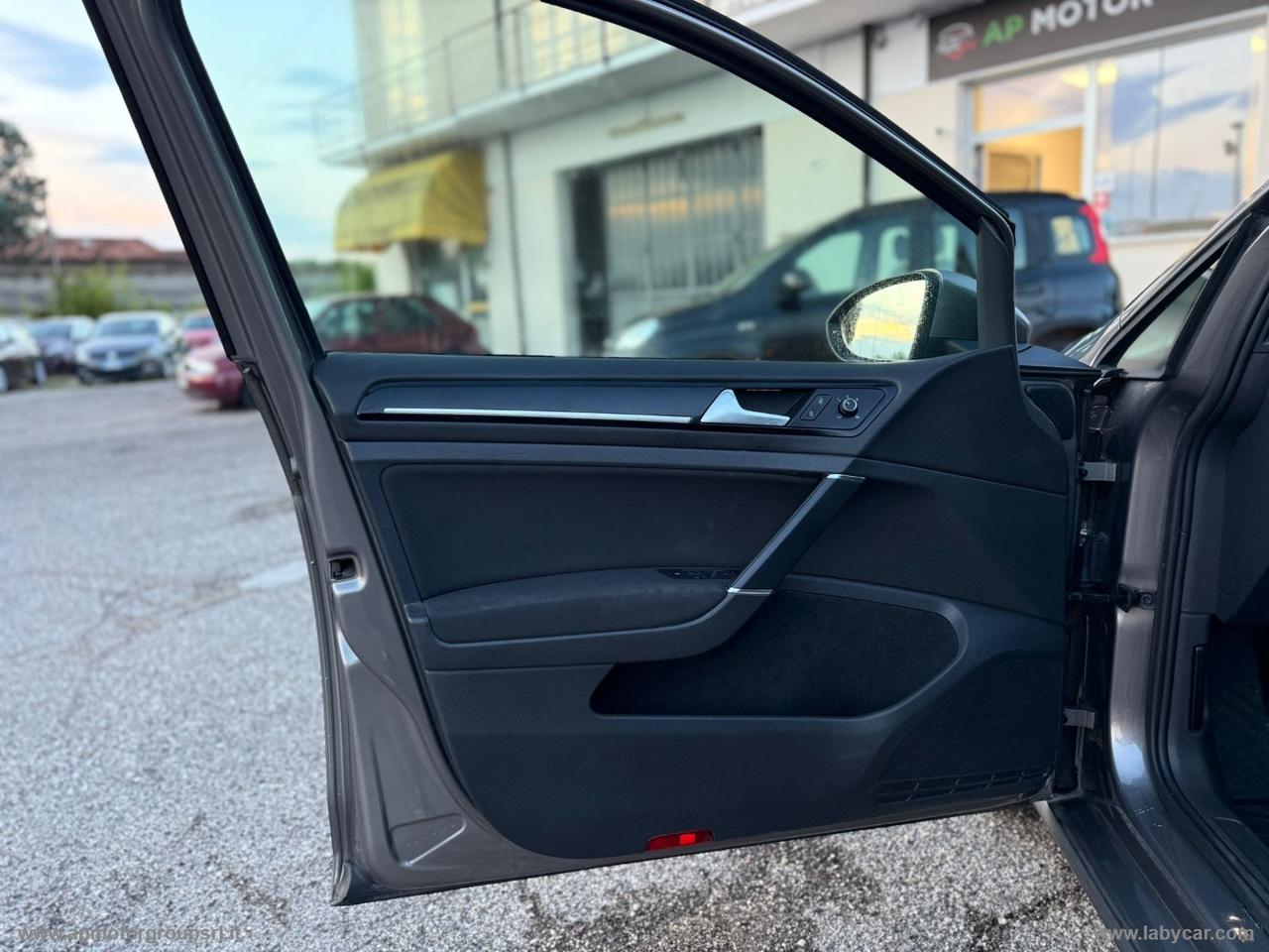 VOLKSWAGEN Golf 1.6 TDI 5 PORTE 4 MOTION BLUEMOTION TECHNOLOGY