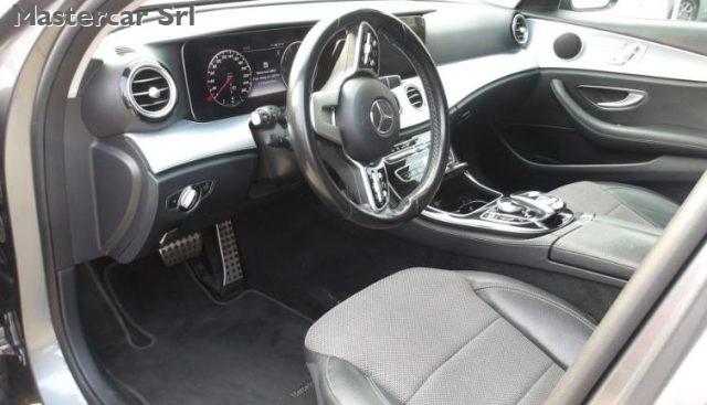 MERCEDES-BENZ E 300 Classe E SW de eq-power Premium auto - FZ413HM